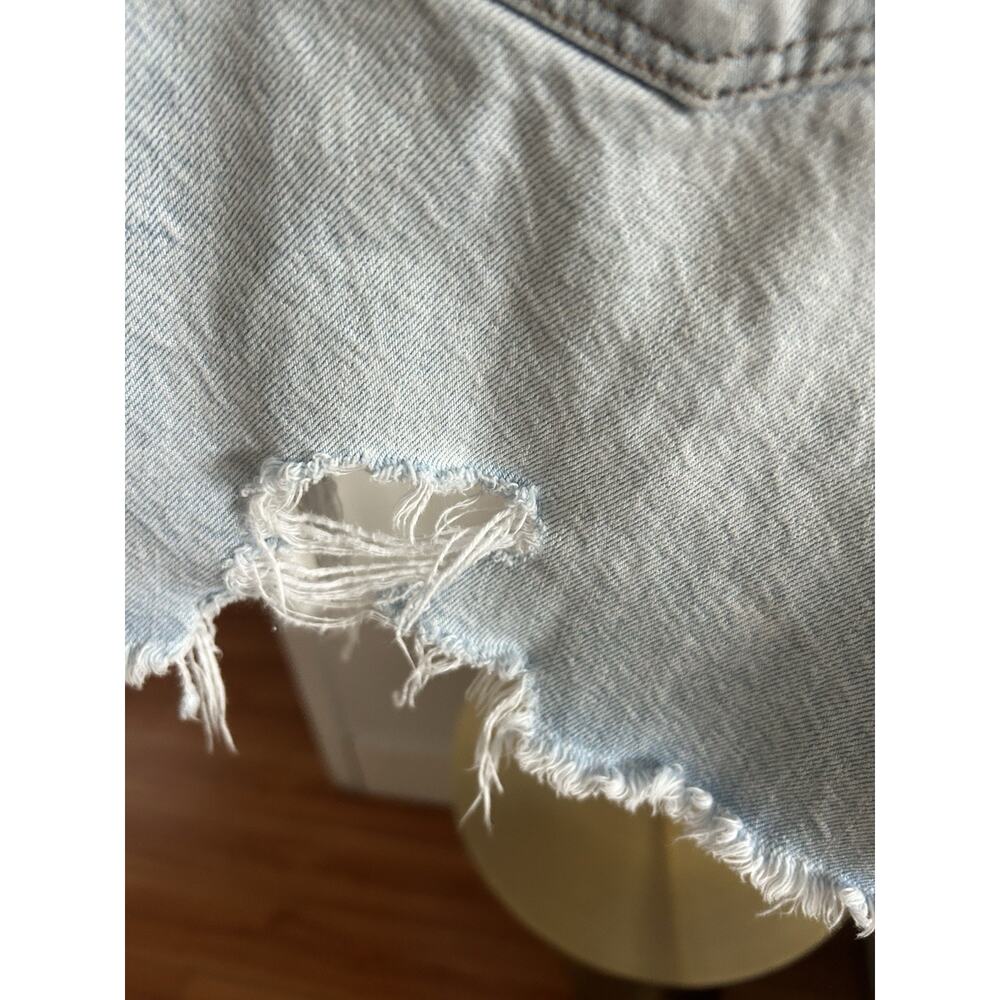 American Eagle Baggy Mom Denim Short 12 Ripped Light Wash - Picture 9 of 16